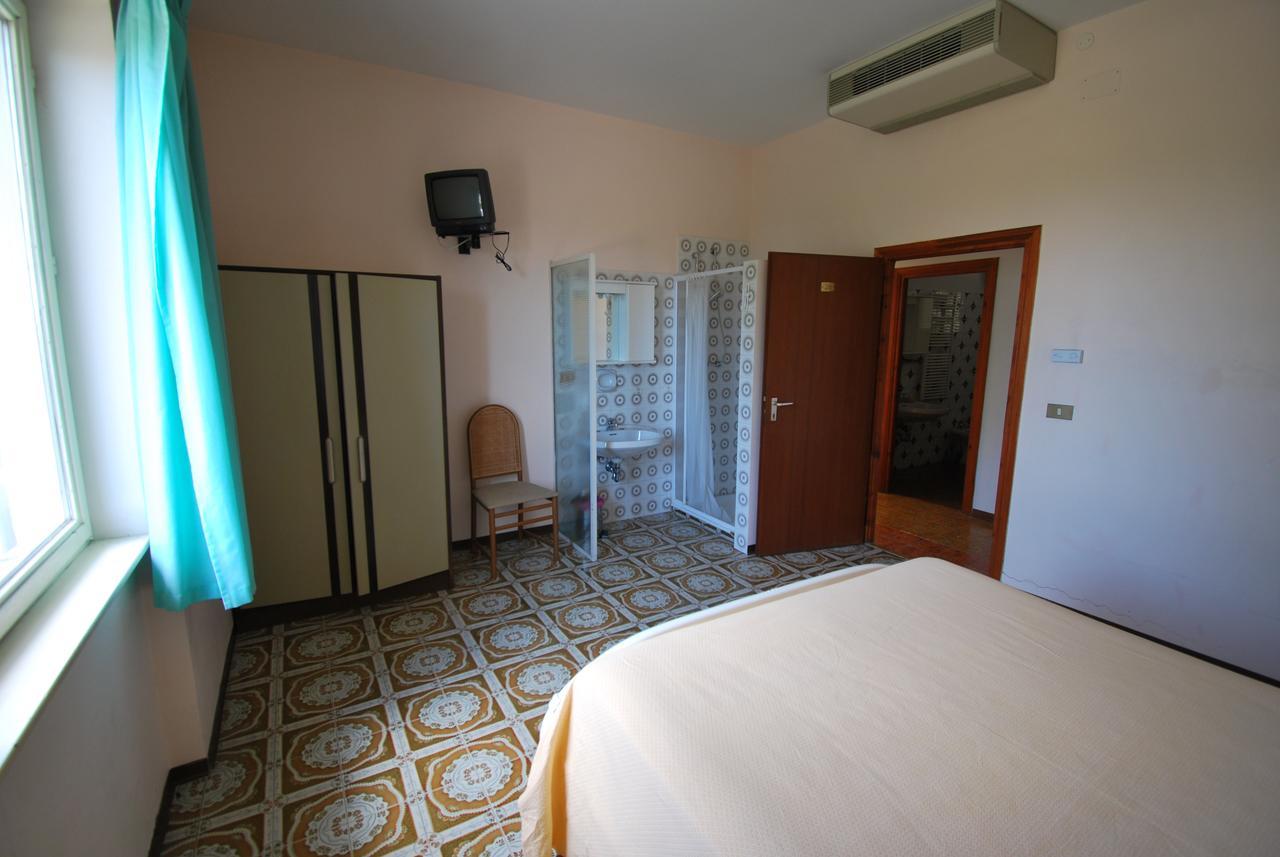 Hotel & Ristorante L'Angoletto In Selci Selci  Exteriér fotografie